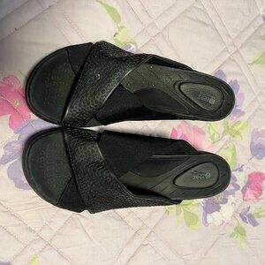 BZEES criss cross slip ons -11 NW